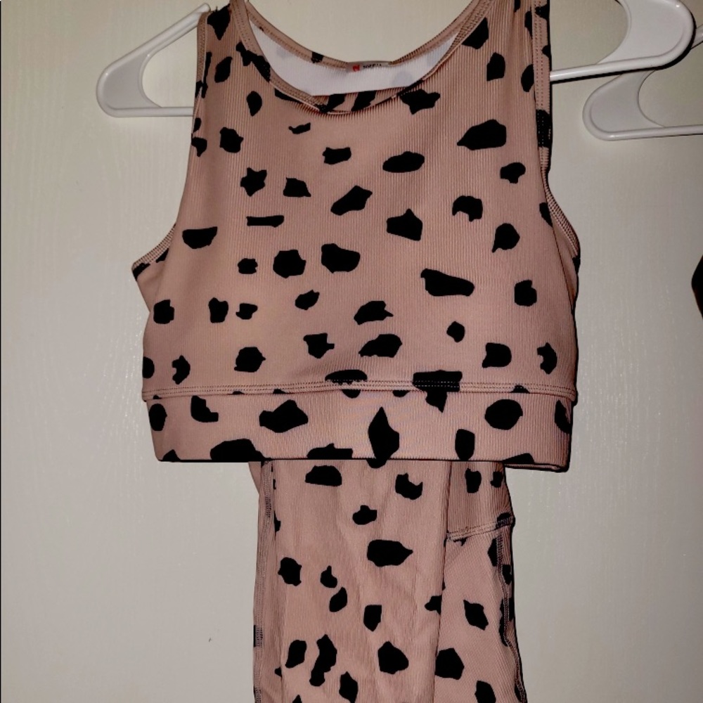 2 piece women’s activewear set